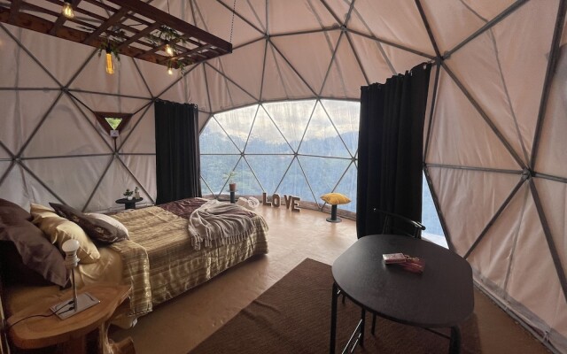 Poas Volcano Observatory Lodge & Glamping