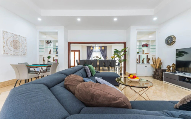 30Pax 5BR Luxurious 57ft Pool KL