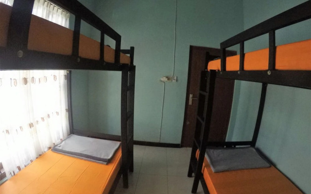 Dhika Adventure - Hostel