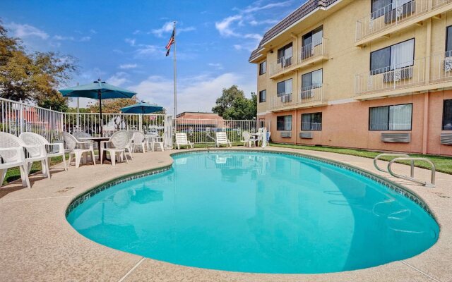 Days Inn By Wyndham Woodland