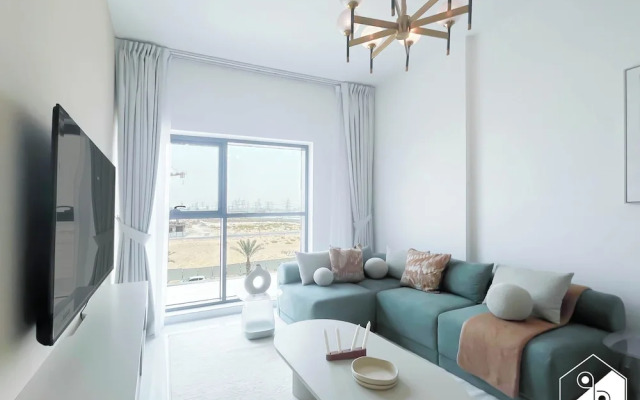 Bright 2bed Family Home: Pool, Gym & Kids Play