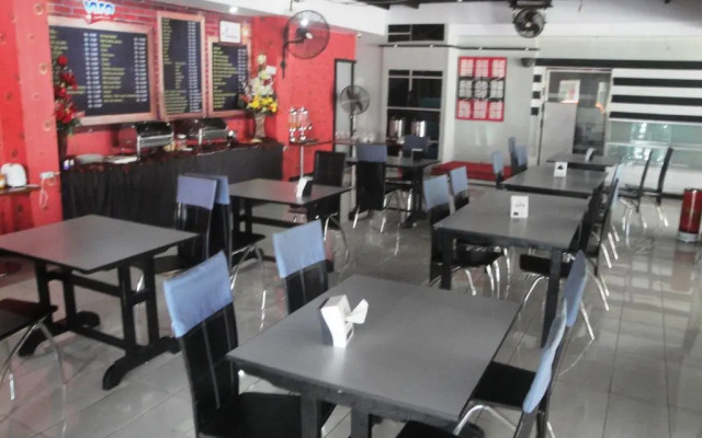 OYO 1318 Hotel Prince Boulevard