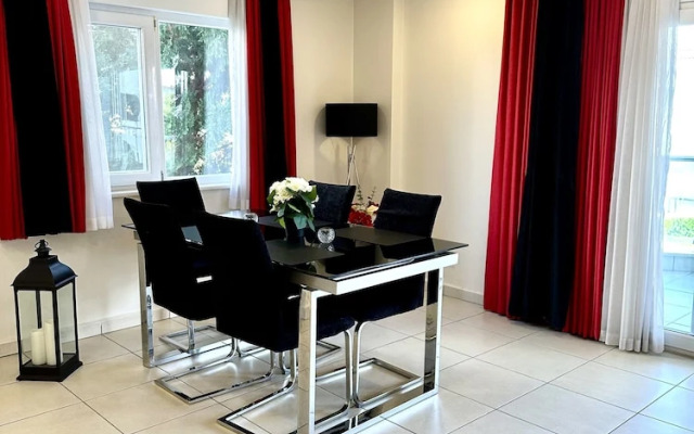 Wonderful 3 bed Duplex in Sought After Prime Community