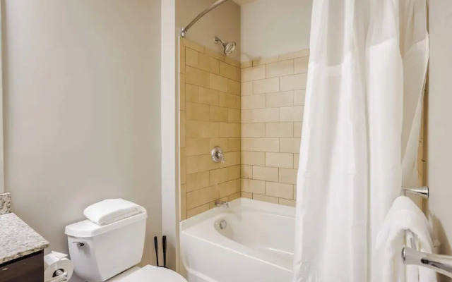 TWO CozySuites at the Banks 18