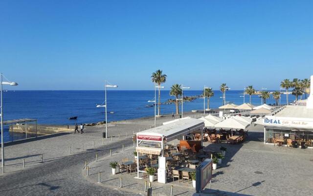Lighthouse by the Sea Lovely 2Bdr Apartment