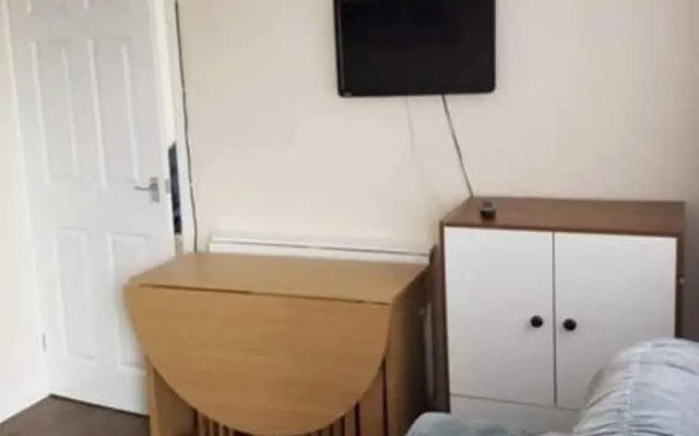 2 Bedroom Chalet Near the Beach