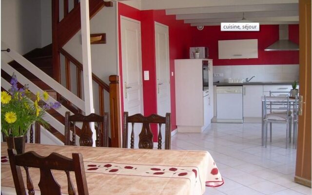 House With 3 Bedrooms in Plonévez-porzay, With Furnished Garden and Wi
