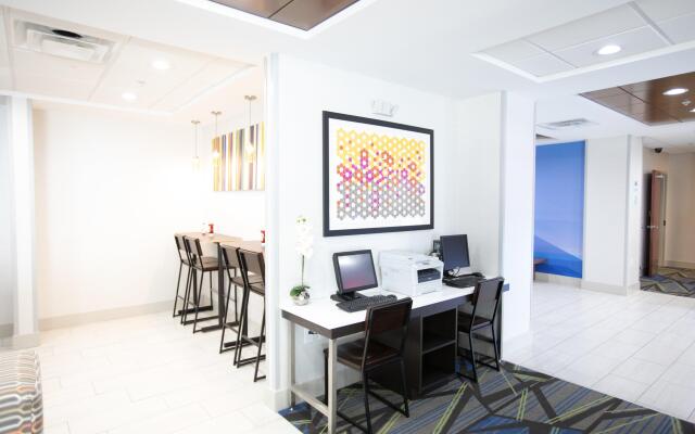 Holiday Inn Express & Suites Knoxville-Farragut by IHG