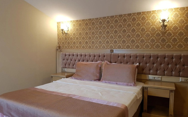 Apple Tree Hotel