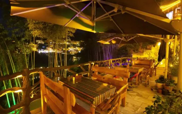 Tusi Xuanfu (Furong Town Waterfall Store)