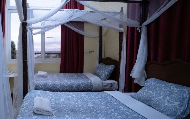 Club Rose Bay Hotel