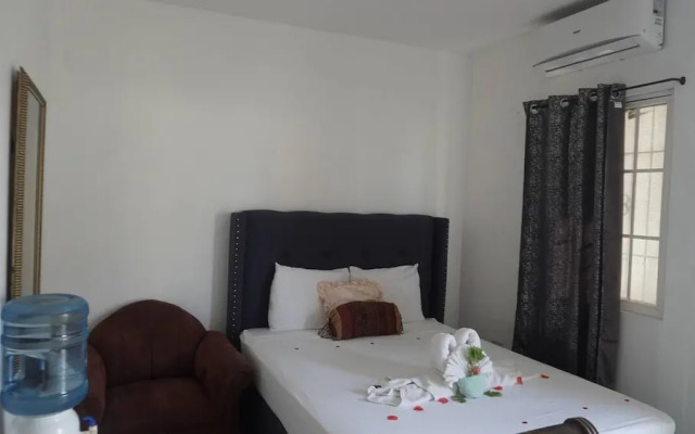 Sea Belize Relaxing Studio w Sea View Pool & Overwater Deck Near Airport, 1st FL