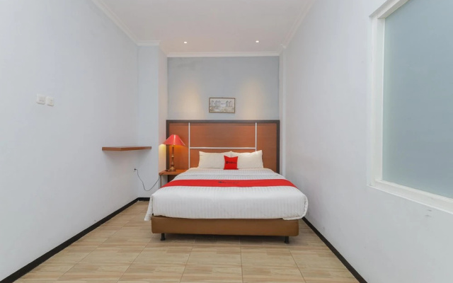 RedDoorz Plus @ Swun Stay Raya Langsep – Guest Rooms – Malang