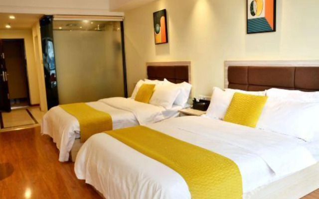 Suining's Monday 8 hotel, Wanda Plaza
