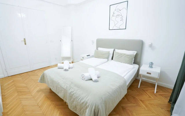 Venus Apartments - Paulay Ede Street