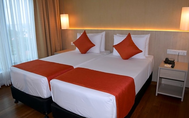 Superior Quadruple room with city view (2 full double beds) (welcome drink) — фото 2