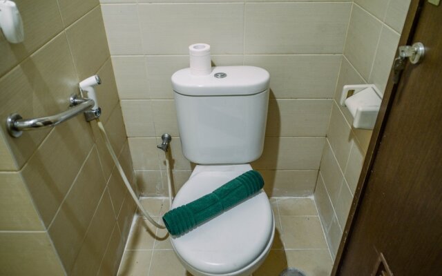 Nice And Warm 1Br At Belmont Residence Puri Apartment