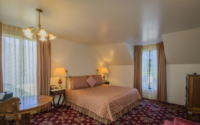 Hill House at Trailborn Mendocino