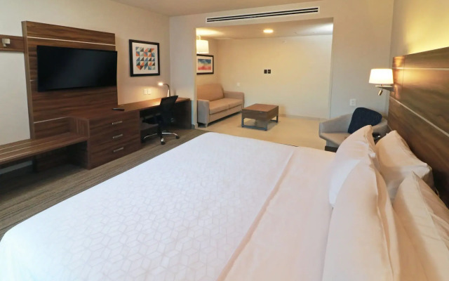 Holiday Inn Express Monterrey Fundidora by IHG