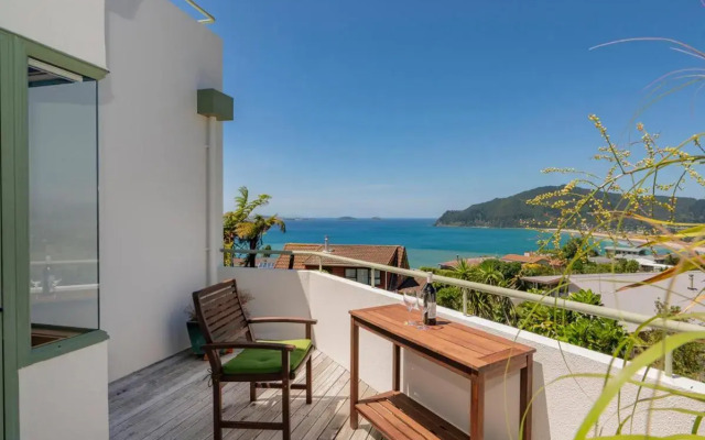 Picturesque on Paku - Tairua Holiday Home