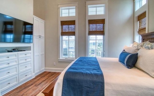 Seaside Sojourn 111 LA