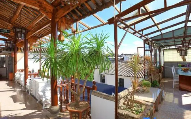 Discovery·Between Mountains and Waters｜Designer B&B (Dali Ancient Town Foreigner Street Inn) – Outside – Dali