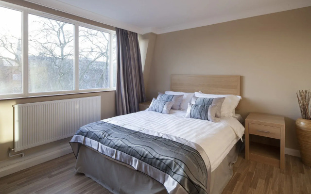 The New London Carlton Hotel & Service Apartments