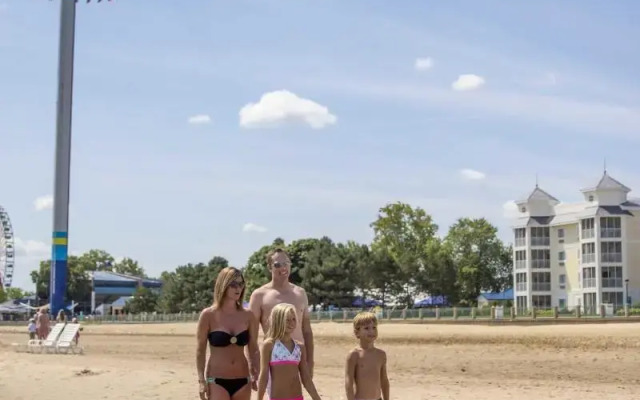 Cedar Point's Hotel Breakers