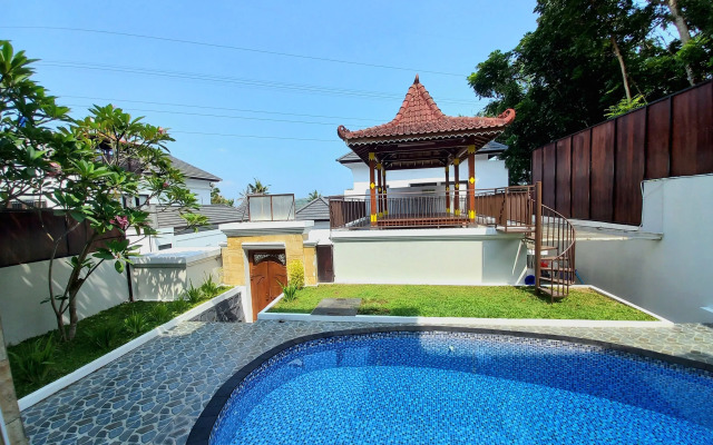 Villa Syariah Grand Bale with Private Pool by Simply Homy