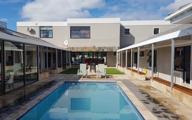 Avalon Lodge
