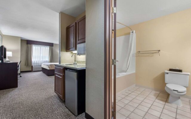Quality Inn & Suites Lebanon I-65