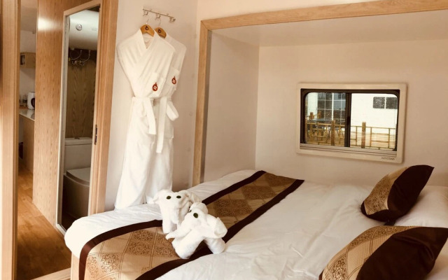 Micheng RV Lijiang Camping