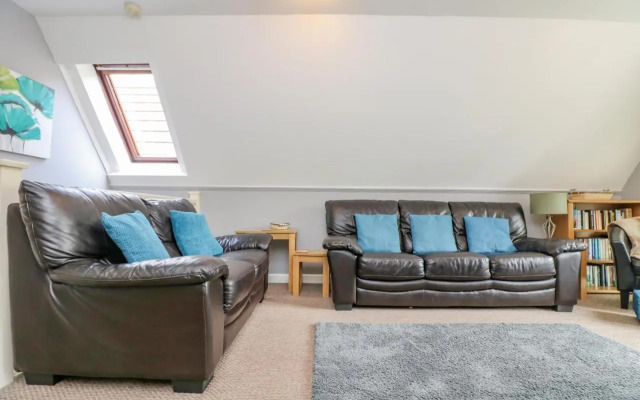 No1, Tranquil Tamar Valley home near Moors & Coasts