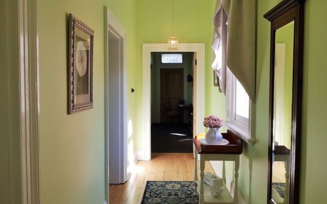 Coragulac House Cottages – Guest Rooms – Coragulac