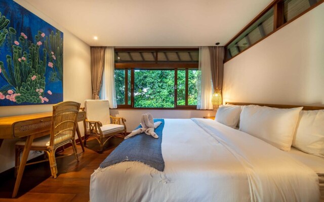 Jungle Wooden Villa, 3 BR, Ubud With Staff