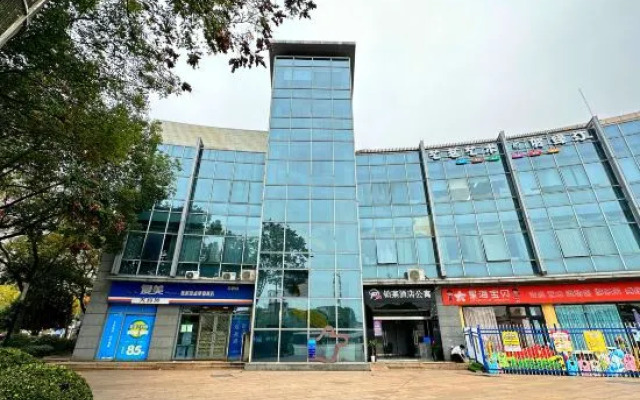 Hotel Apartment (Shanghai National Convention and Exhibition Center Jiangqiao Old Street Branch)