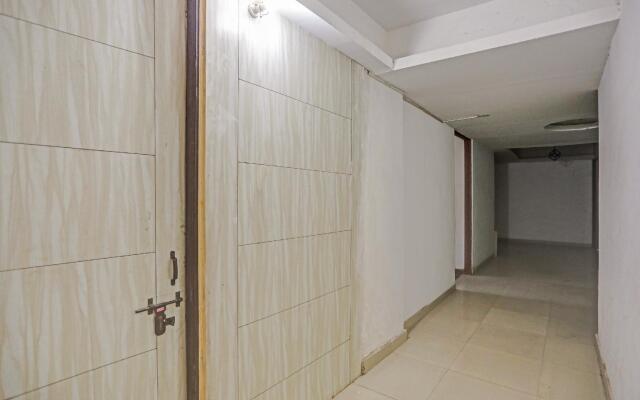 Collection O 82470 Hotel Rent Abode Aone Inn