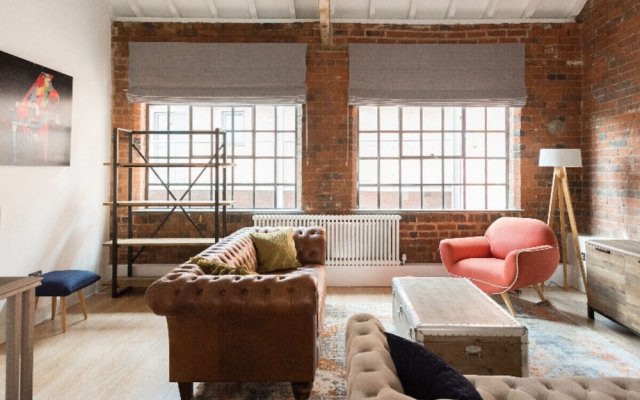 The Warehouse Loft - Trendy Converted Warehouse 3BDR