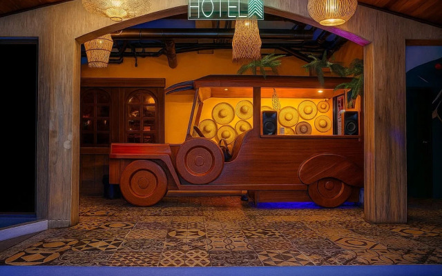 Connector Hostel