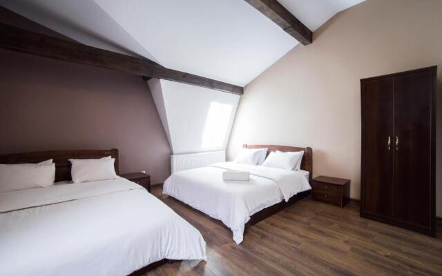 Aparthotel na Mytniy