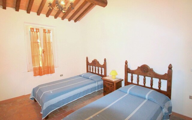 Belvilla by OYO Tuscan Farmhouse With Private Pool