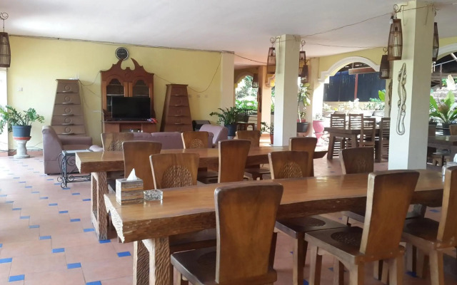 Centro Bajo Hotel