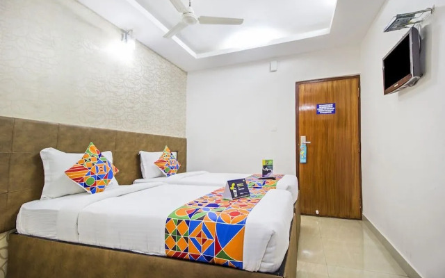 FabHotel 4 Seasons Silk Board