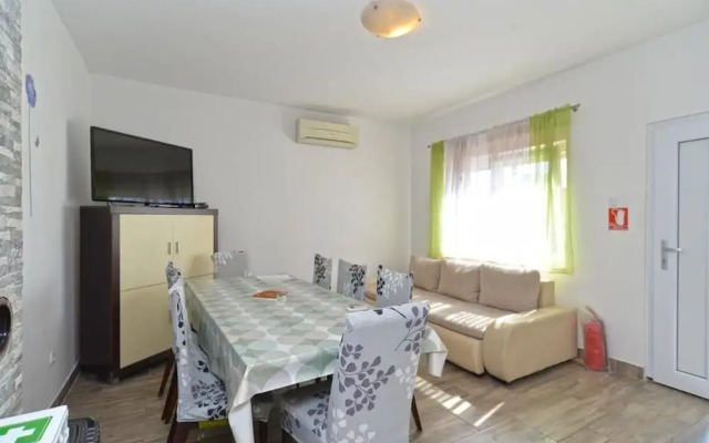 Spacious Flat With Pool Just 300m From the Beach
