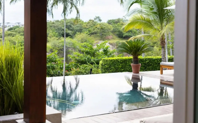 The Surf-point Condo by Acomodo Riomar