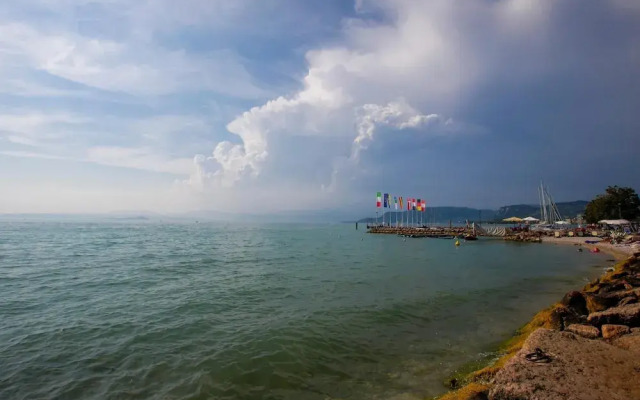 Bardolino Garden Pool Tennis on the Lake