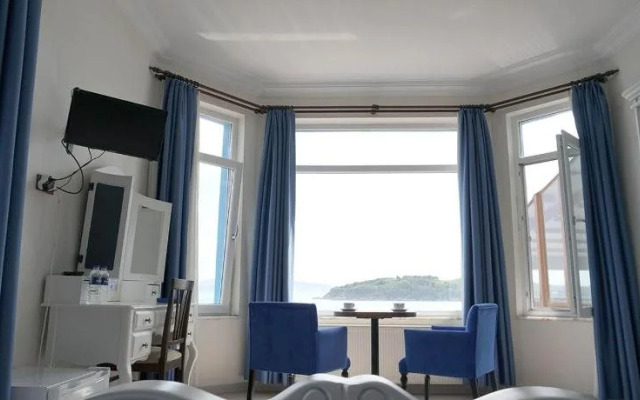 Pyrgos Hotel