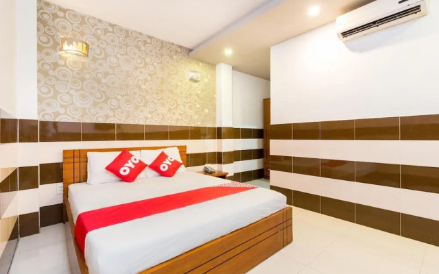 OYO 560 Le Ngan Phung Hotel