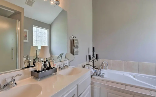 < 1 Mi to Marina: Family-friendly Osage Beach Home