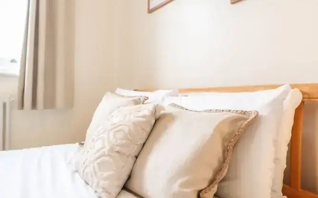 Right by Oval Station - 2 bed Flat Free Wifi